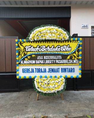 Papan Bunga Duka di Kalidengen